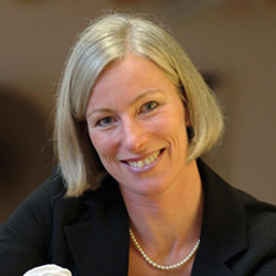Dr. Claudia Robben