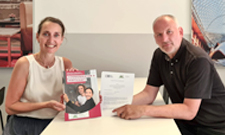 Dorothee Schulte (IST) und Marc Mundtock (BEN) beschließen Kooperation.