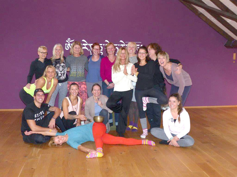 Wir gratulieren unseren "frisch gebackenen" Yoga-Lehrern!