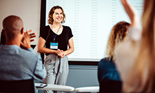 Zertifikatskurs „Präsentationstraining“ startet im Juli 2026